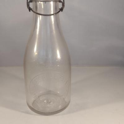 Lee's Hill Farm Morristown, NJ Quart Milk Bottle with Metal Flip Top