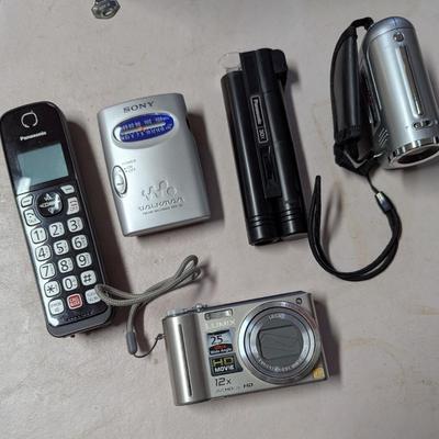 Digital Video Camera Lumix Camera Panasonic Hands Free Telephone SONY Walkman (O)