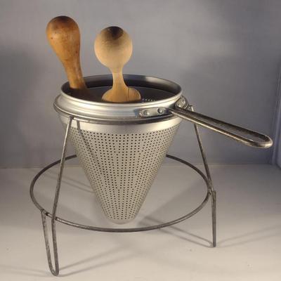 Metal Cone Sieve/Strainer with Stand and Two Wooden Pushers
