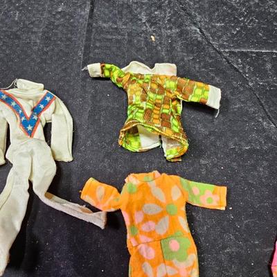 Small 1970 dolls - Barbie like with small outfits
