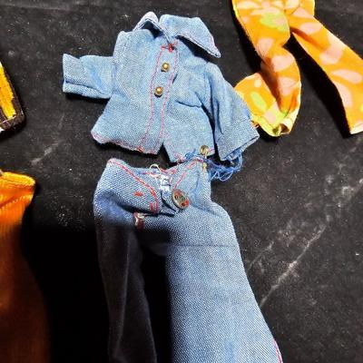 Small 1970 dolls - Barbie like with small outfits