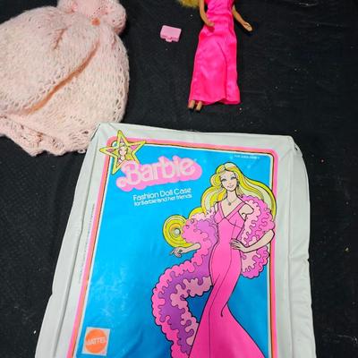 1976 Mattel Superstar Barbie fashion case with two barbie dolls - 1966 Mattel dolls with clothes