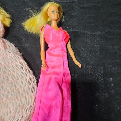 1976 Mattel Superstar Barbie fashion case with two barbie dolls - 1966 Mattel dolls with clothes
