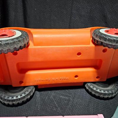 Vintage 1960s BIG Brand Barbie Doll Sand Dune Buggy Cruiser car with Vintage Teal Barbie Beauty Bath Tub and beds