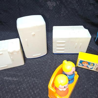 Vintage fisher Price little people with little people furniture and accessories