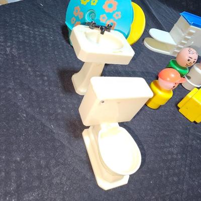 Vintage fisher Price little people with little people furniture and accessories