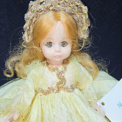 Vintage Madame Alexander 13" Sleeping Beauty Doll #1595 New York USA. with original tag