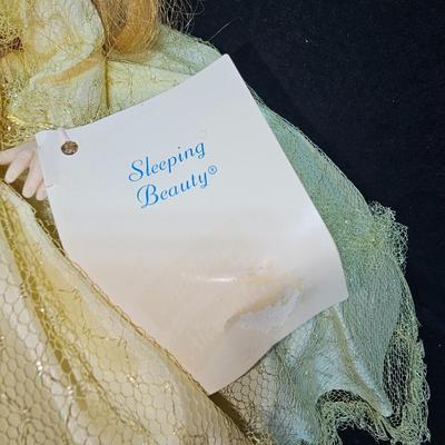 Vintage Madame Alexander 13" Sleeping Beauty Doll #1595 New York USA. with original tag