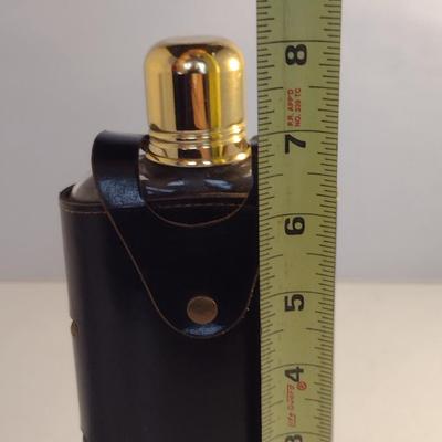 Shields Fifth Avenue Portable Flask with Pair of Justa Thimble Full Cups