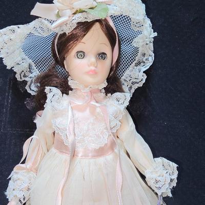 Effanbee Grandes Dames Four Seasons Collection Summer -Sleepy eyed doll with original tags