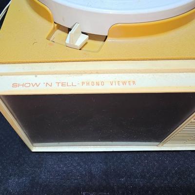 Vintage 1960's GE Show 'N Tell Phono Viewer Record Player projector Toy TV with 4 records