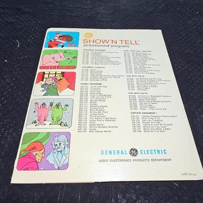 Vintage 1960's GE Show 'N Tell Phono Viewer Record Player projector Toy TV with 4 records