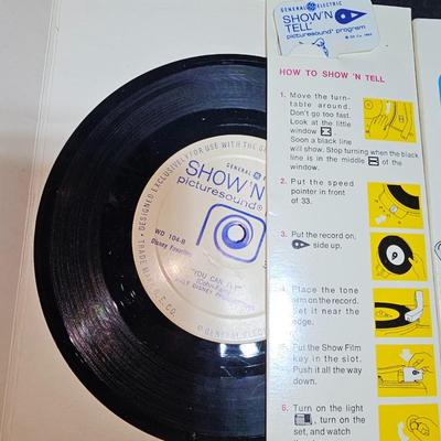 Disney Show N' Tell records, complete with slides - Peter Pan - Pinocchio - Winnie the pooh - Cinderella -Snow White