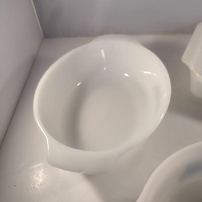 Anchor Hocking Blue Cornflower White Glass Casserole Dishes