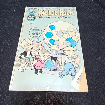 Vintage comic books - Richie Rich - Betty Veronica
