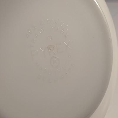 Vintage Turquoise 'Amish Butterprint' Mixing Bowl- 2 1/2 Quart Capacity