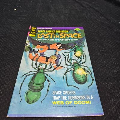 Vintage comic books - Mad - Sad Sack Sarge - Army and War Rock - Baby Snoots - Lost in Space