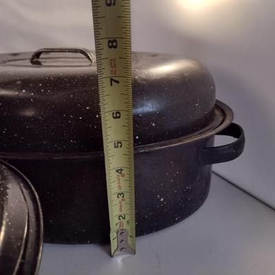 Collection of Speckled Enameled Metal Bakeware- Covered Roasters and Baking Pan