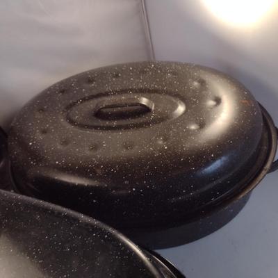 Collection of Speckled Enameled Metal Bakeware- Covered Roasters and Baking Pan