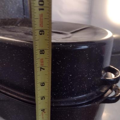 Collection of Speckled Enameled Metal Bakeware- Covered Roasters and Baking Pan