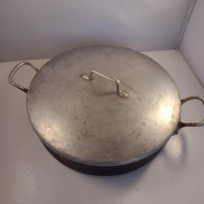 Large Magnalite Pan with Lid- 14 Inch