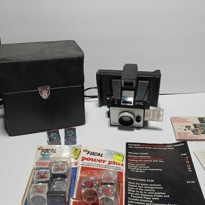 Vintage Polaroid Land Camera Super Color Pack 1973 with some accessories and case