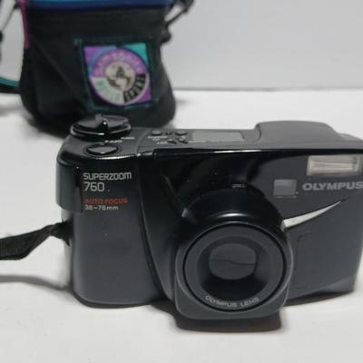 Olympus superzoom 760 camera with case and instructions