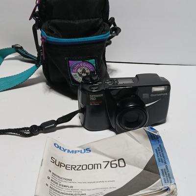 Olympus superzoom 760 camera with case and instructions