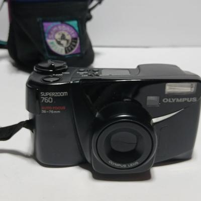 Olympus superzoom 760 camera with case and instructions