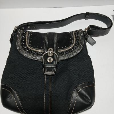 Beautiful COACH Soho Signature Black Crossbody Shoulder Bag Purse