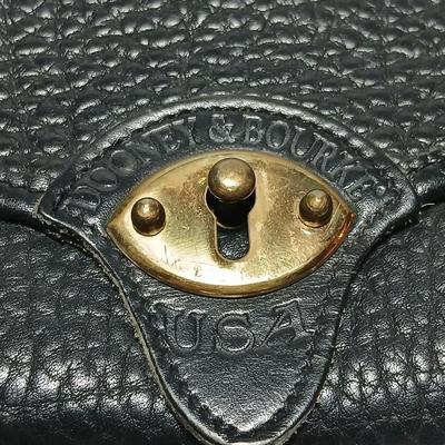 Vintage 90's Dooney & Bourke Black purse Shoulder bag All weather Leather