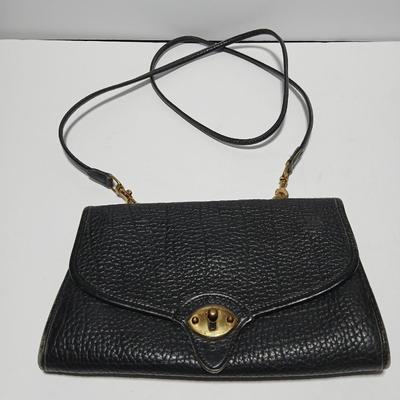 Vintage 90's Dooney & Bourke Black purse Shoulder bag All weather Leather