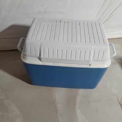 Rubbermaid 56 cooler with Panda bear umbrella and vintage metal Coleman water dispenser