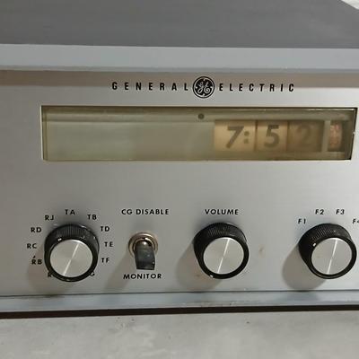 Mobile radio Mastr Progress line two-way FM Stations with magnetic microphone Tested and has volume.