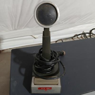 Mobile radio Mastr Progress line two-way FM Stations with magnetic microphone Tested and has volume.