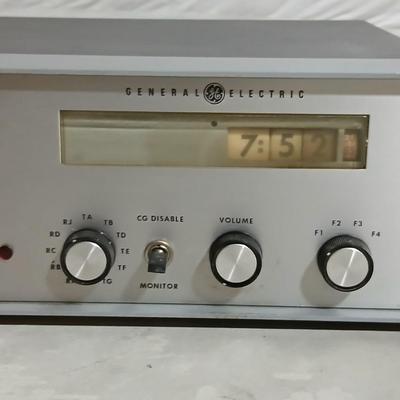 Mobile radio Mastr Progress line two-way FM Stations with magnetic microphone Tested and has volume.