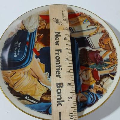 Two Gorham Norman Rockwell Collectible plates - Uninvited Guest and The Challenge