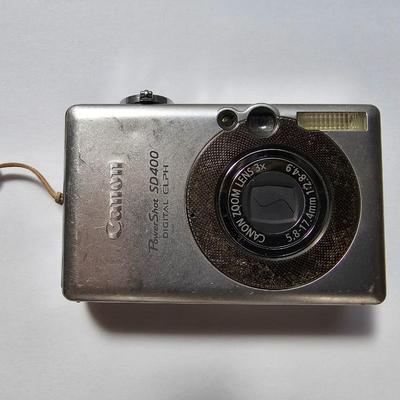 Canon Power shot SD400 Digital ELPH camera with original box and contents