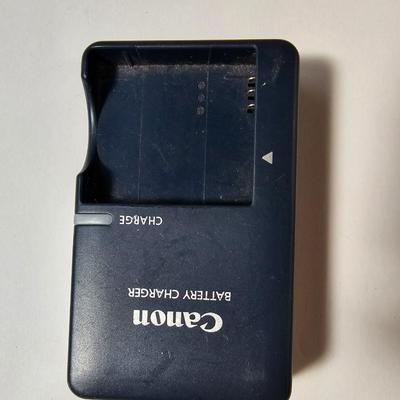 Canon Power shot SD400 Digital ELPH camera with original box and contents