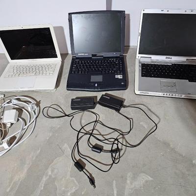 Three vintage laptops for parts or repair - Unknown / unworking condition with power cords