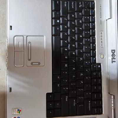 Three vintage laptops for parts or repair - Unknown / unworking condition with power cords