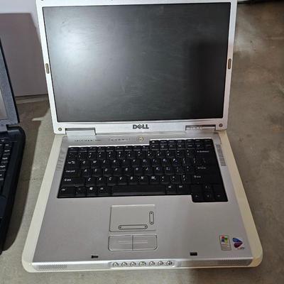 Three vintage laptops for parts or repair - Unknown / unworking condition with power cords