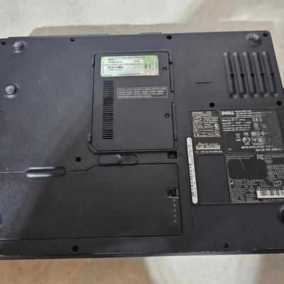 Three vintage laptops for parts or repair - Unknown / unworking condition with power cords