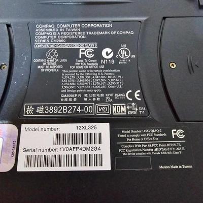 Three vintage laptops for parts or repair - Unknown / unworking condition with power cords