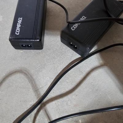 Three vintage laptops for parts or repair - Unknown / unworking condition with power cords