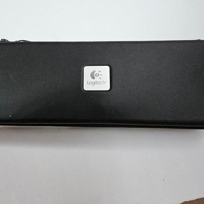 Logitech external speaker and charger Pure-Fi Anywhere with remote control and storage bag