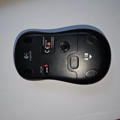 Netgear N300 Wireless router with Logitech wireless mouse