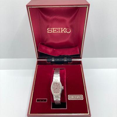LOT 314: Vintage Watches - Seiko and Benrus Swiss Bracelet