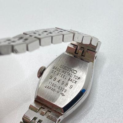 LOT 314: Vintage Watches - Seiko and Benrus Swiss Bracelet