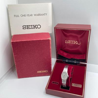 LOT 314: Vintage Watches - Seiko and Benrus Swiss Bracelet